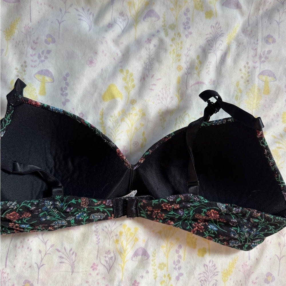 4/$25 B’tempted Floral Black Bra wireless 36B - Picture 3 of 4